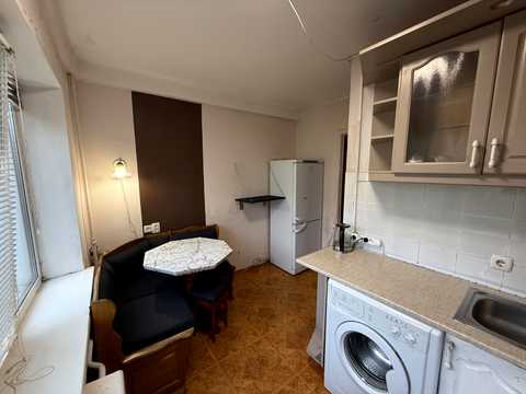 квартира по адресу Строителей ул., 6-А