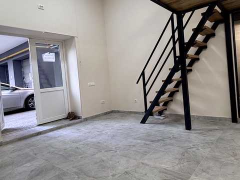 комерційна за адресою с. Вінницькі Хутори, Немирівське шосе, 94-Є, корп. 1-5