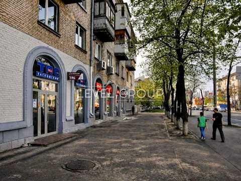 коммерческая по адресу Строителей ул., 39