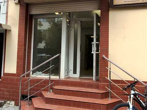 комерційна за адресою Незалежності вул., 39