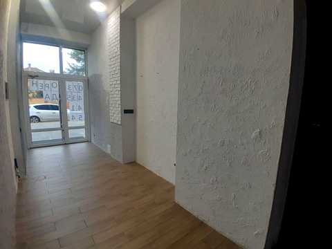 комерційна за адресою Соборна вул., 68
