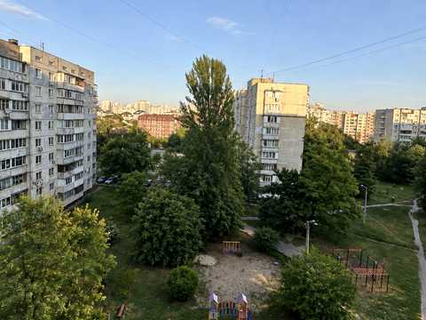 квартира за адресою Дмитра Луценка вул. (Крейсера "Аврора"), 1