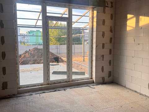 будинок за адресою Успішна
