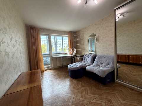 квартира за адресою Всіхсвятська вул. (50 років СРСР), 12а