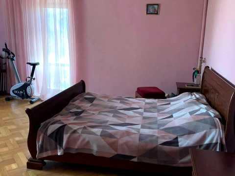 будинок за адресою Незалежності