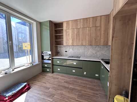 дом по адресу Партнерська