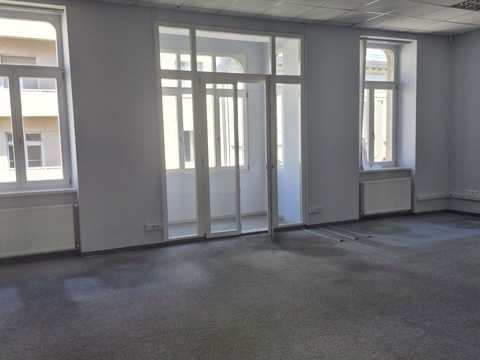 комерційна за адресою Володимира Винниченка вул. (), 3