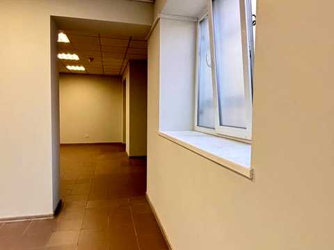 комерційна за адресою Лісова вул., (Будинок)