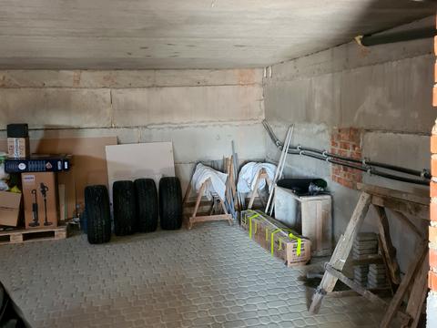 комерційна за адресою Чорновола вул., 8
