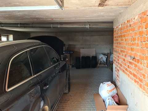 комерційна за адресою Чорновола вул., 8