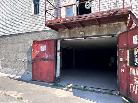 паркоместо по адресу Патріарха Володимира Романюка ул. (Жовтнева), 1б