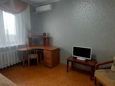 квартира за адресою Анни Ахматової вул., 43