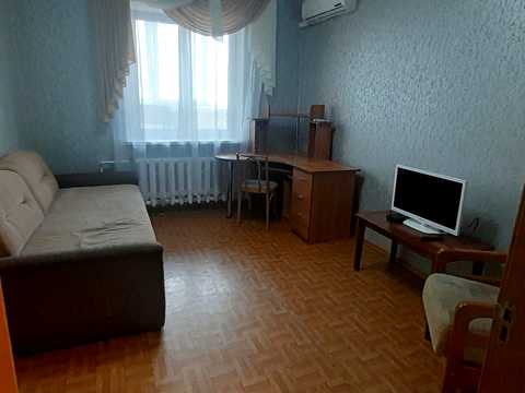 квартира за адресою Анни Ахматової вул., 43