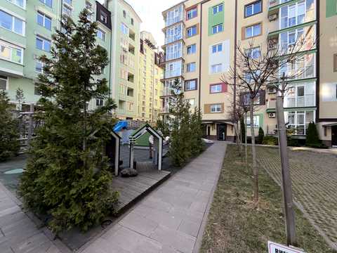 комерційна за адресою Сергія Колоса вул., 1-Б