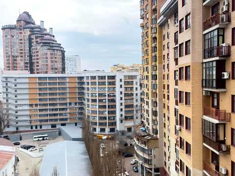 квартира за адресою Євгена Коновальця вул. (Щорса), 34-А