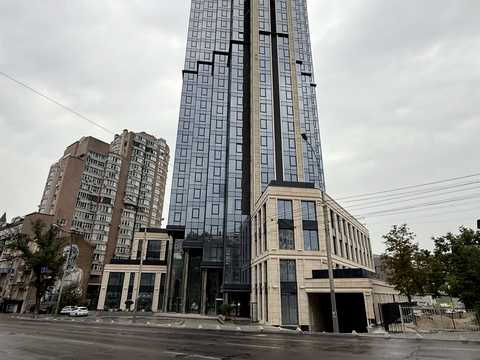 коммерческая по адресу Антоновича ул. (Горького), 136