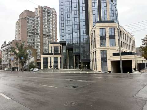 коммерческая по адресу Антоновича ул. (Горького), 136