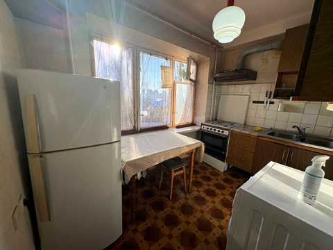 квартира за адресою Остапа Вишні вул., 7