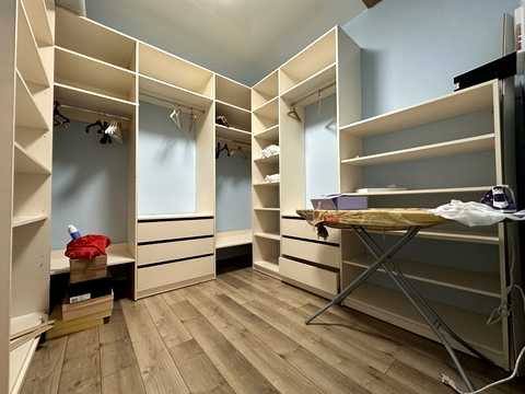 будинок за адресою Невеличука вул., 10