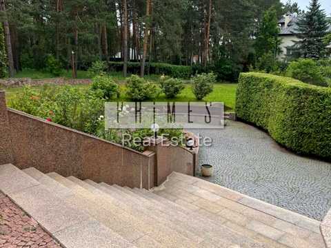 дом по адресу центральна