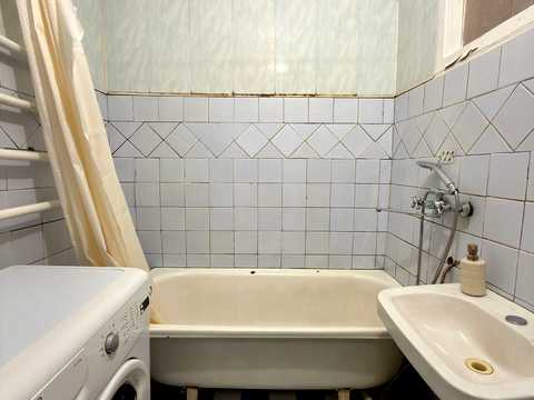 квартира за адресою Феодосійська вул., 4