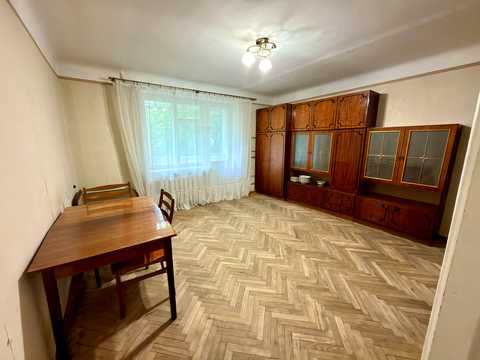 квартира за адресою Феодосійська вул., 4