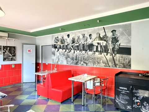 комерційна за адресою Автолюбителів вул., 2