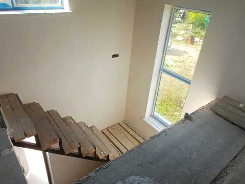 будинок за адресою Будівельників вул., 13