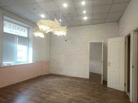 комерційна за адресою Покровська пл., 12