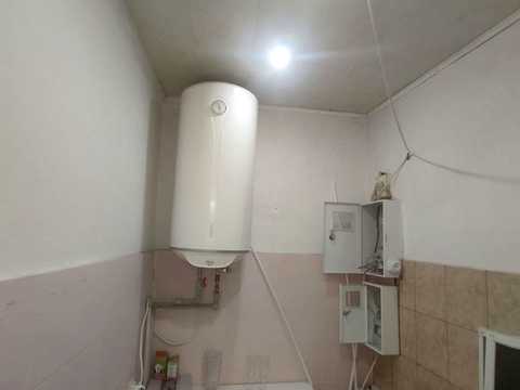 комерційна за адресою Покровська пл., 12