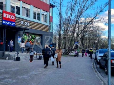 комерційна за адресою Тулузи вул., 11