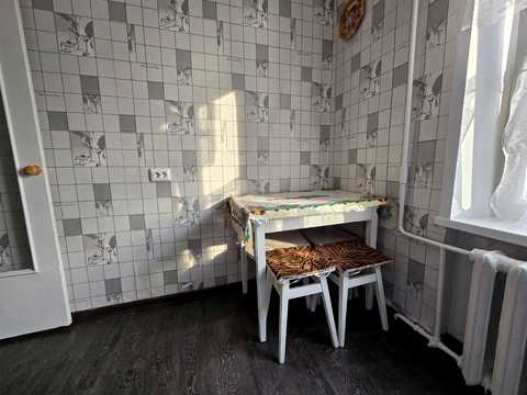 квартира по адресу Строителей ул., 12