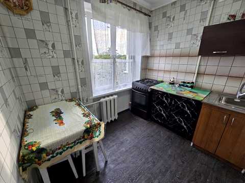 квартира по адресу Строителей ул., 12