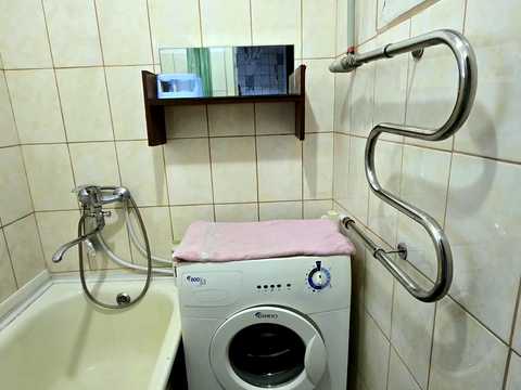квартира по адресу Строителей ул., 12