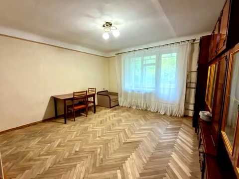 квартира за адресою Феодосійська вул., 4