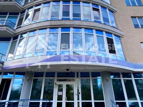 комерційна за адресою Раїси Окіпної вул., 8-А