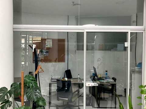 коммерческая по адресу майдан Незалежності пл., 1