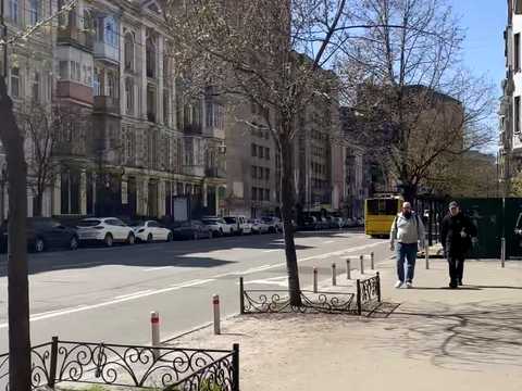комерційна за адресою Саксаганського вул., 30