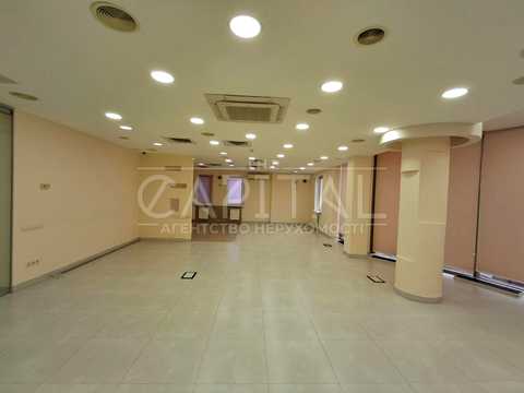 комерційна за адресою Басейна вул., 7