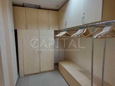 комерційна за адресою Басейна вул., 7