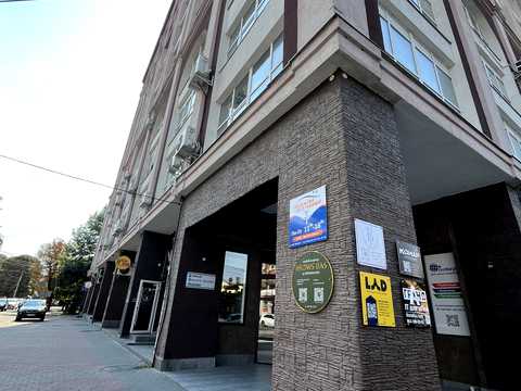 коммерческая по адресу Подільська ул., 58