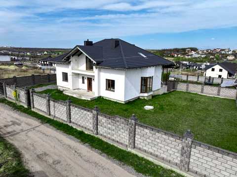 дом по адресу Ровно, масив Райський сад