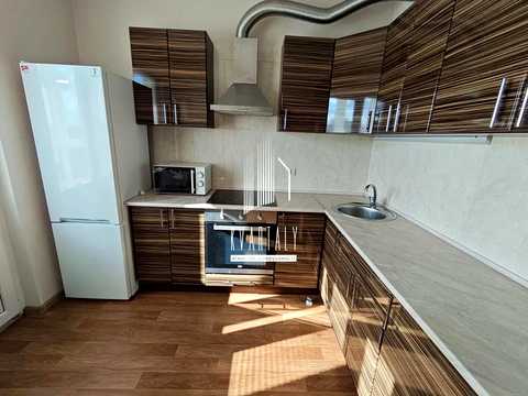 квартира за адресою Софії Русової вул., 5-Б