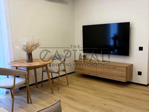 квартира за адресою Салютна вул., 2к25