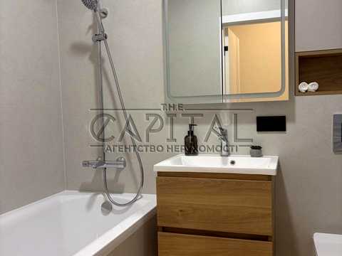 квартира за адресою Салютна вул., 2к25