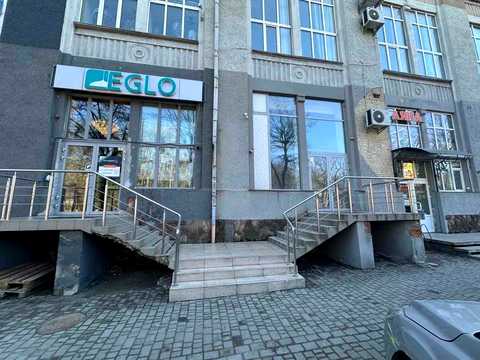 комерційна за адресою Героїв УПА вул., 77