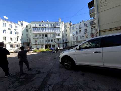 коммерческая по адресу Михаила Грушевского ул., 28/2