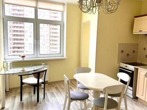 квартира за адресою Анни Ахматової вул., 22