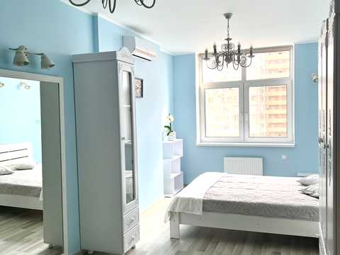 квартира за адресою Анни Ахматової вул., 22