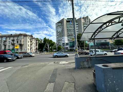 комерційна за адресою Валерія Лобановського просп. (Червонозоряний), 4-В